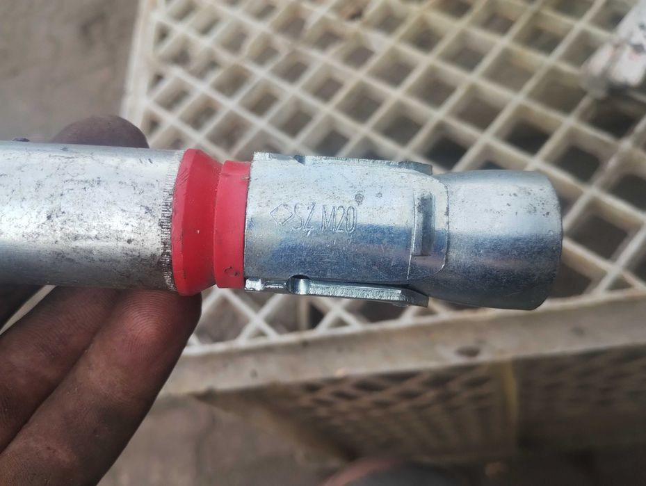 Kotwy kołki rozporowe 28 mm hdlm Hilti 12 sztuk