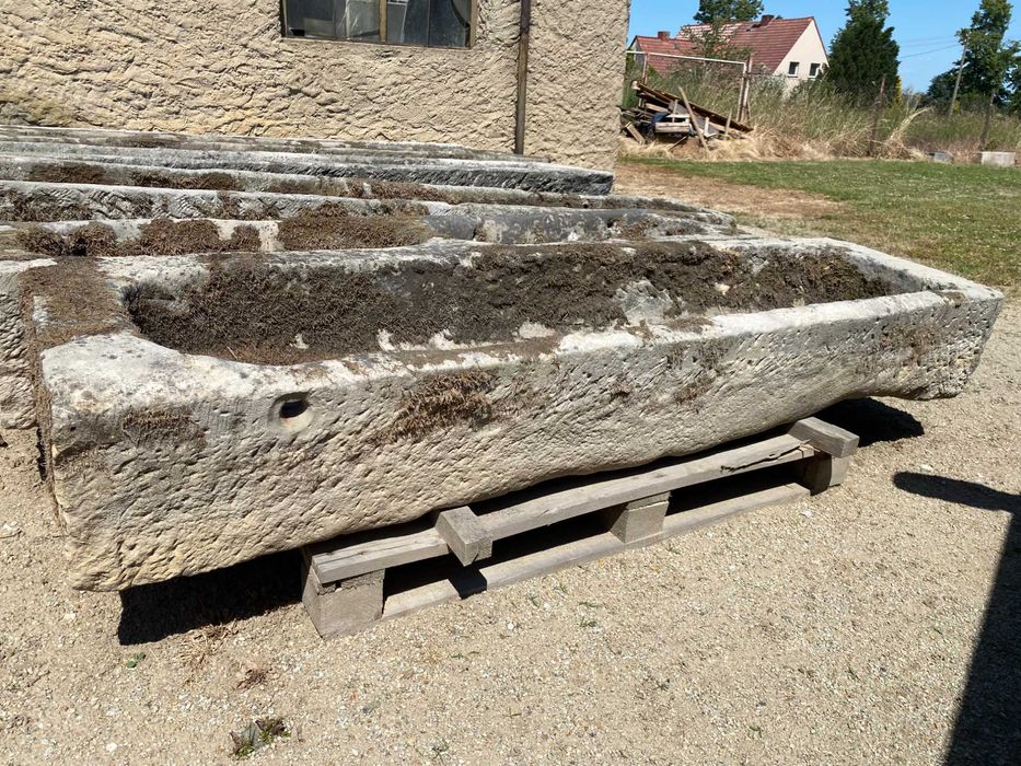 Koryto z piaskowca (stare)