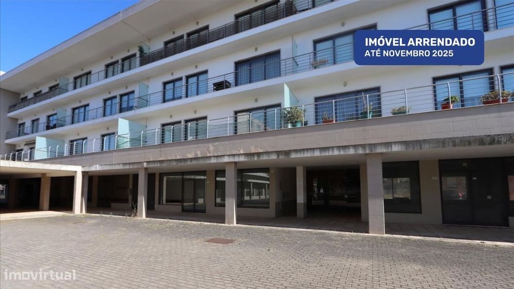 Apartamento T3 com Varandas, Garagem e Parqueamento, no Pinhal Novo, V