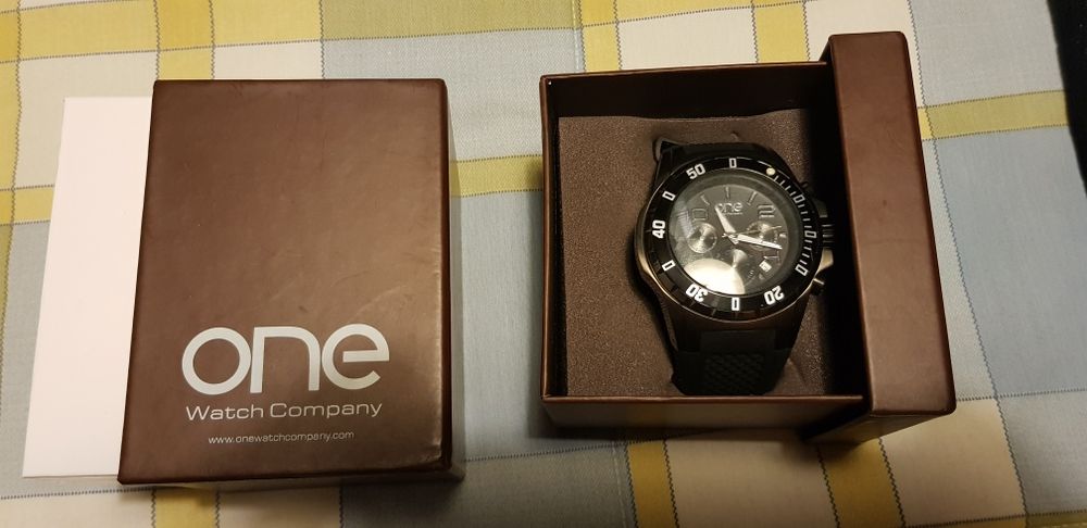 Relógio One novo em caixa