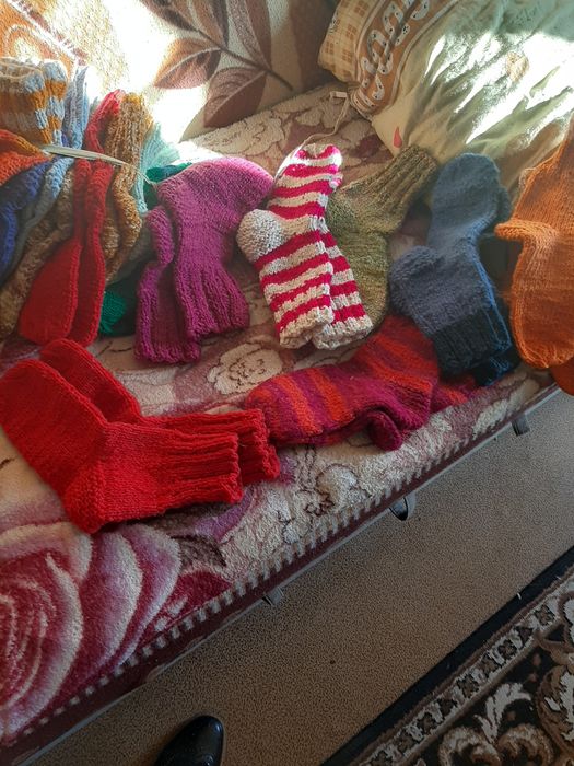 Продаю носки вязаные большого размера.разных цветов оптом ив розницу,