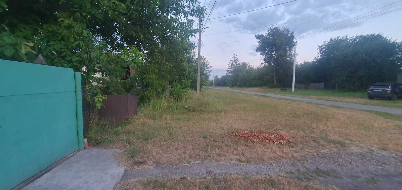 Продам будинок в центрі села
