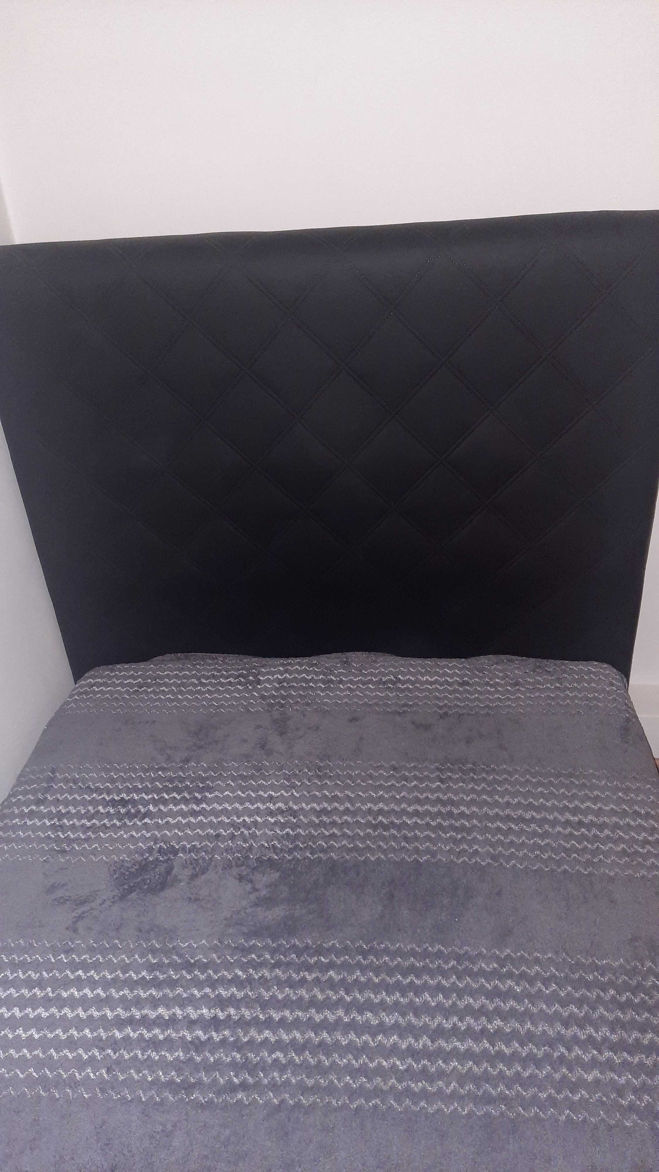 Łóżko tapicerowane czarne