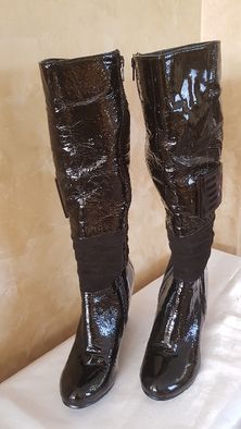Лаковые сапоги с замшем