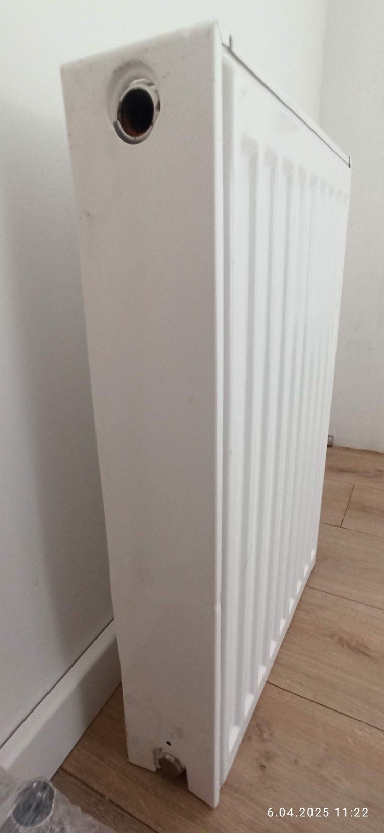 Kaloryfer grzeknik 600x400 podłączenie dolne