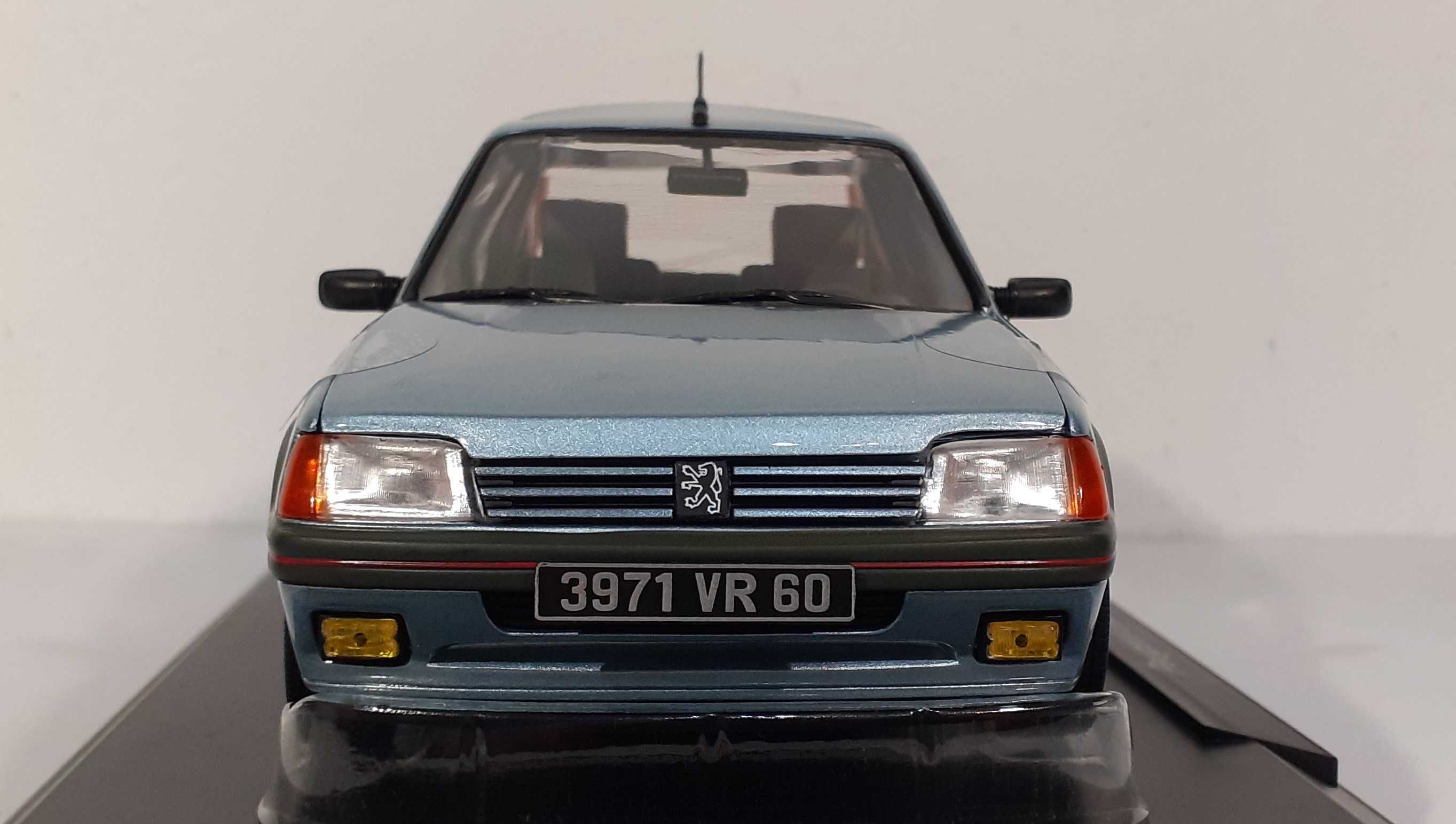 1/18 Peugeot 205 GTI az - Norev