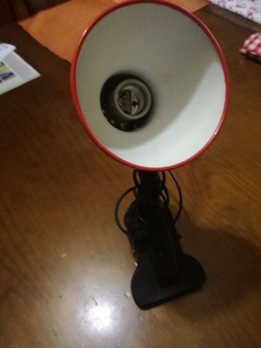 Candeeiro para mesa de cabeceira