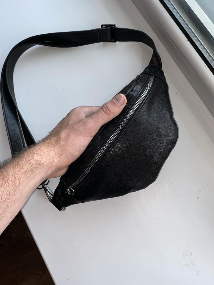Сумка бананка , через плече pull&bear
