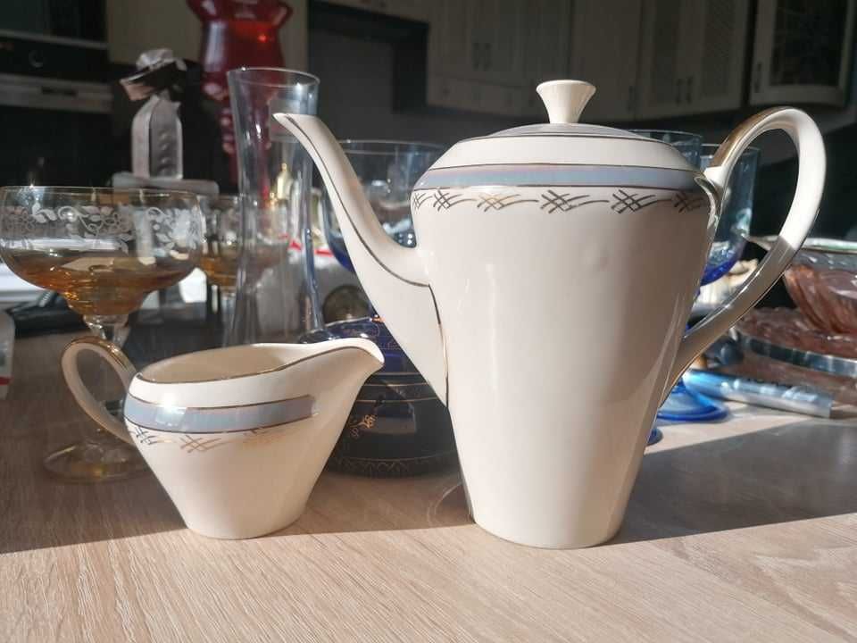 Porcelanowy dzbanek i mlecznik, stara Chodzież. Porcelana