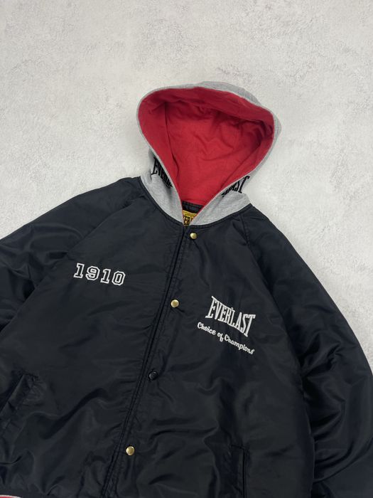 Чорний вінтажний дутий бомбер everlast з капюшоном