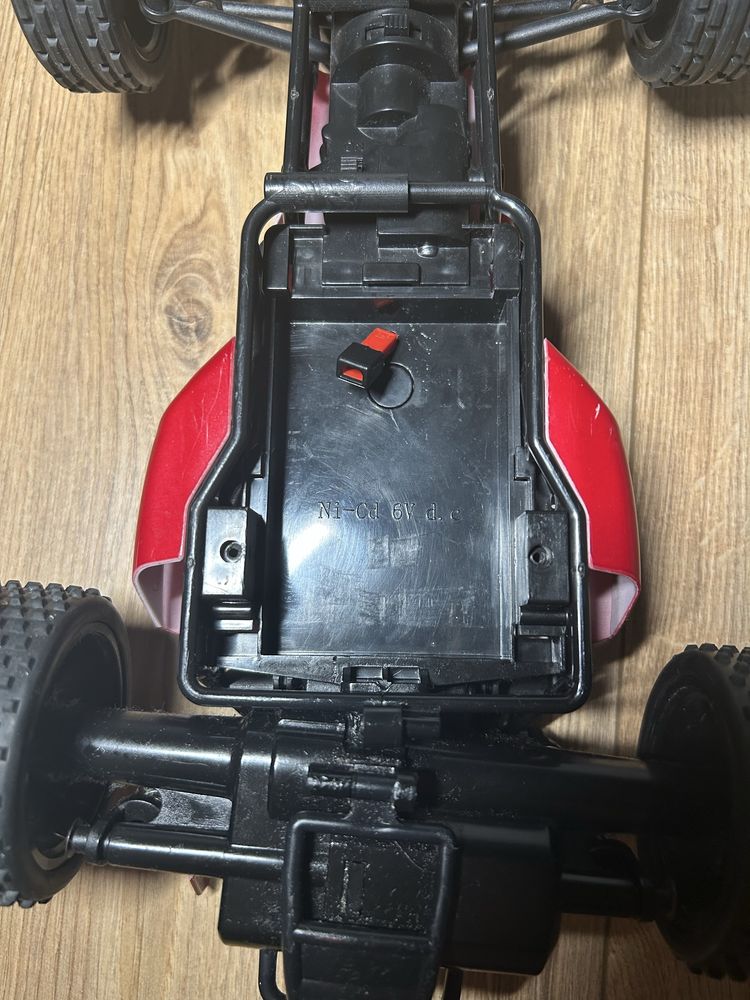 Auto rc na pilota buggy czerwone na akumulator