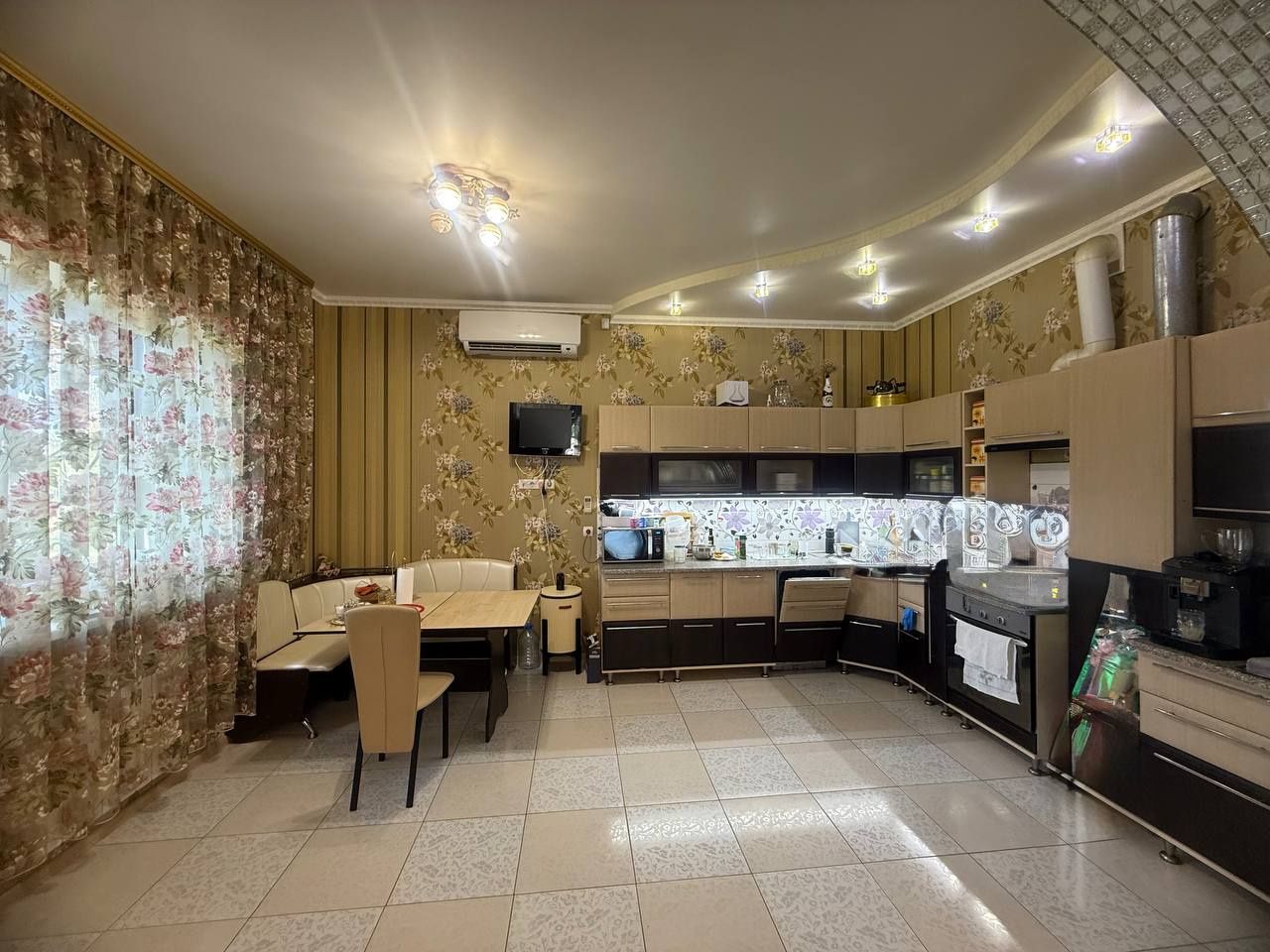 Продам дом в лесу. Песчанка . 223м2
