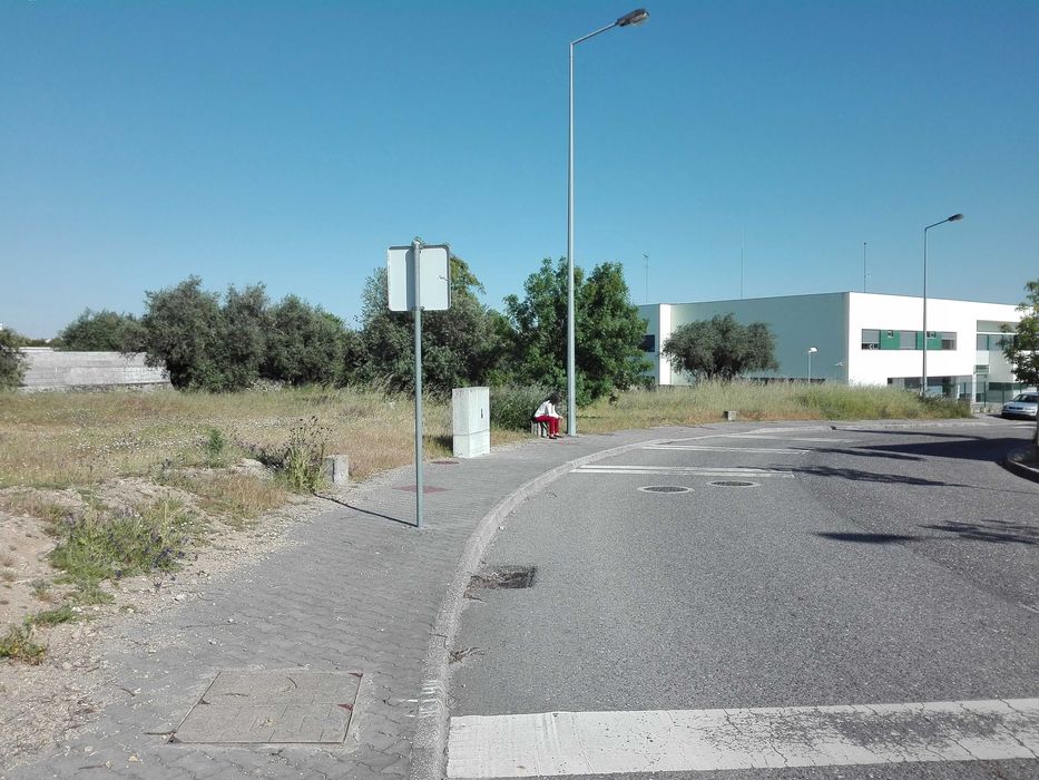 Lote de terreno com 1161 m2 bem localizado