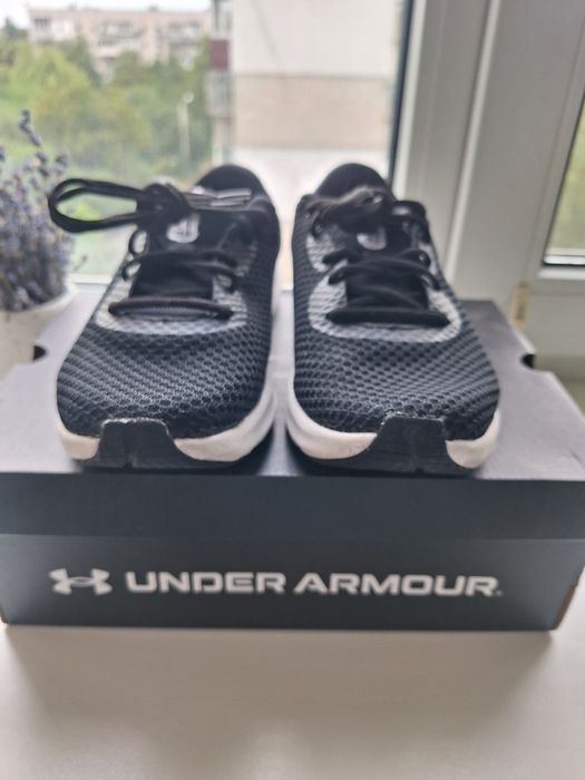 Кросівки  Under Armour  38 р