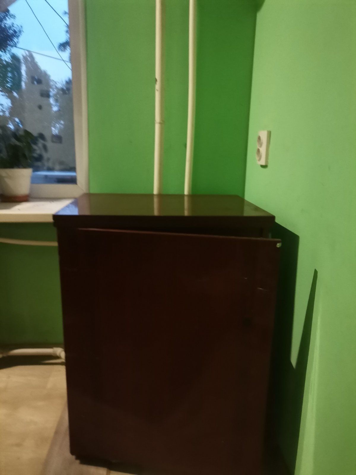 продам ножную швейную машинку