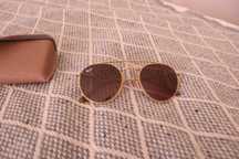 Ray-Ban Sunglasses – Golden Frame – Hardly Worn €60