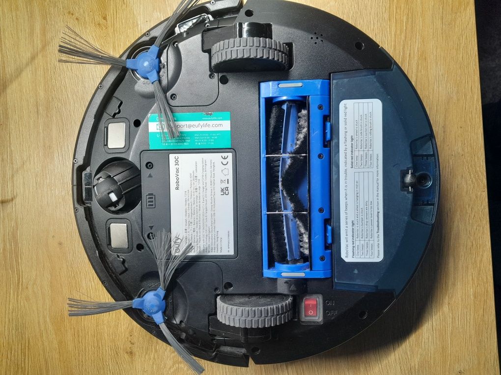 Odkurzacz robot sprzątający eufy robovac 30c usterka