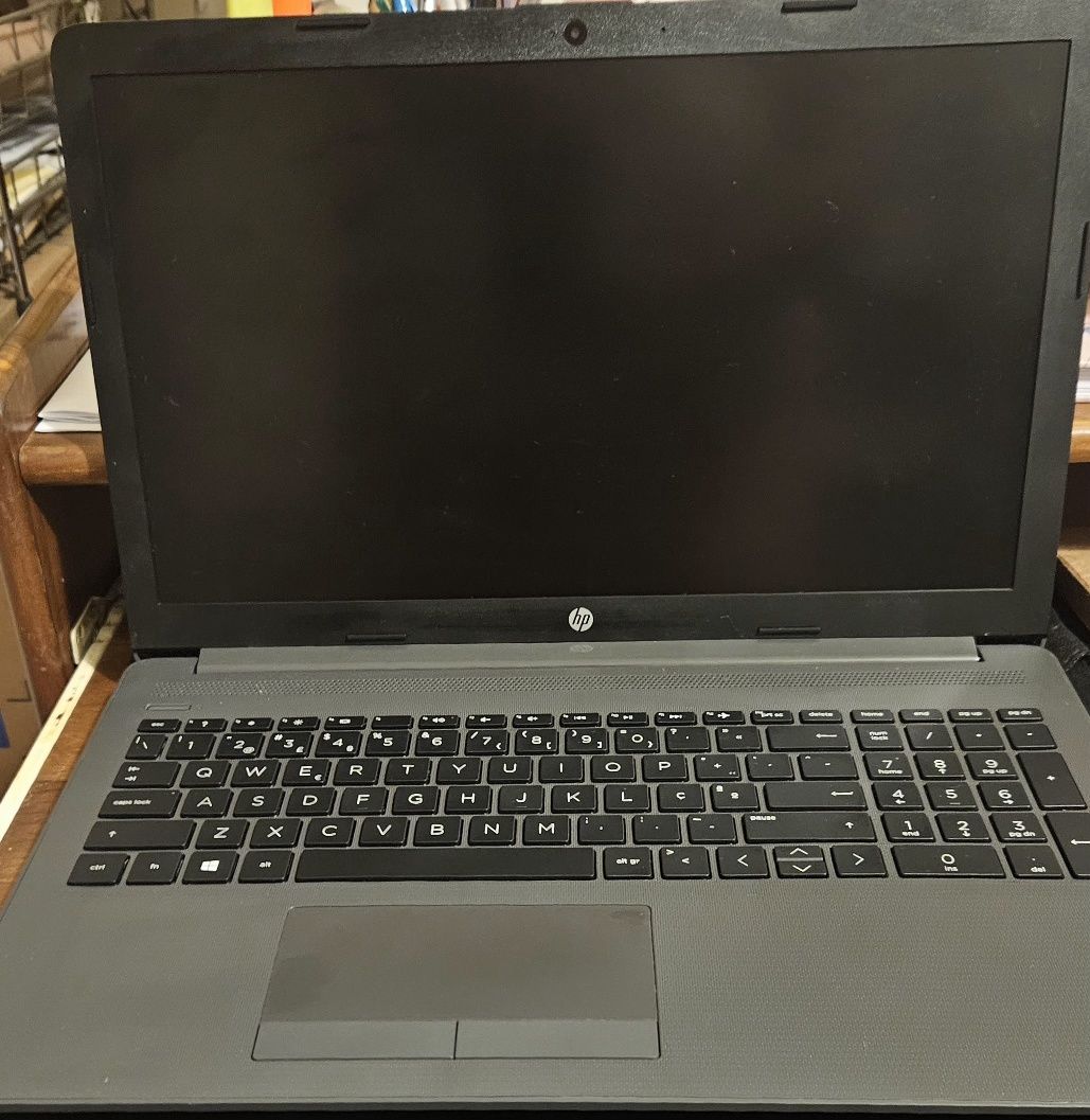 PC Assus + PC HP com oferta Tablet Surface
