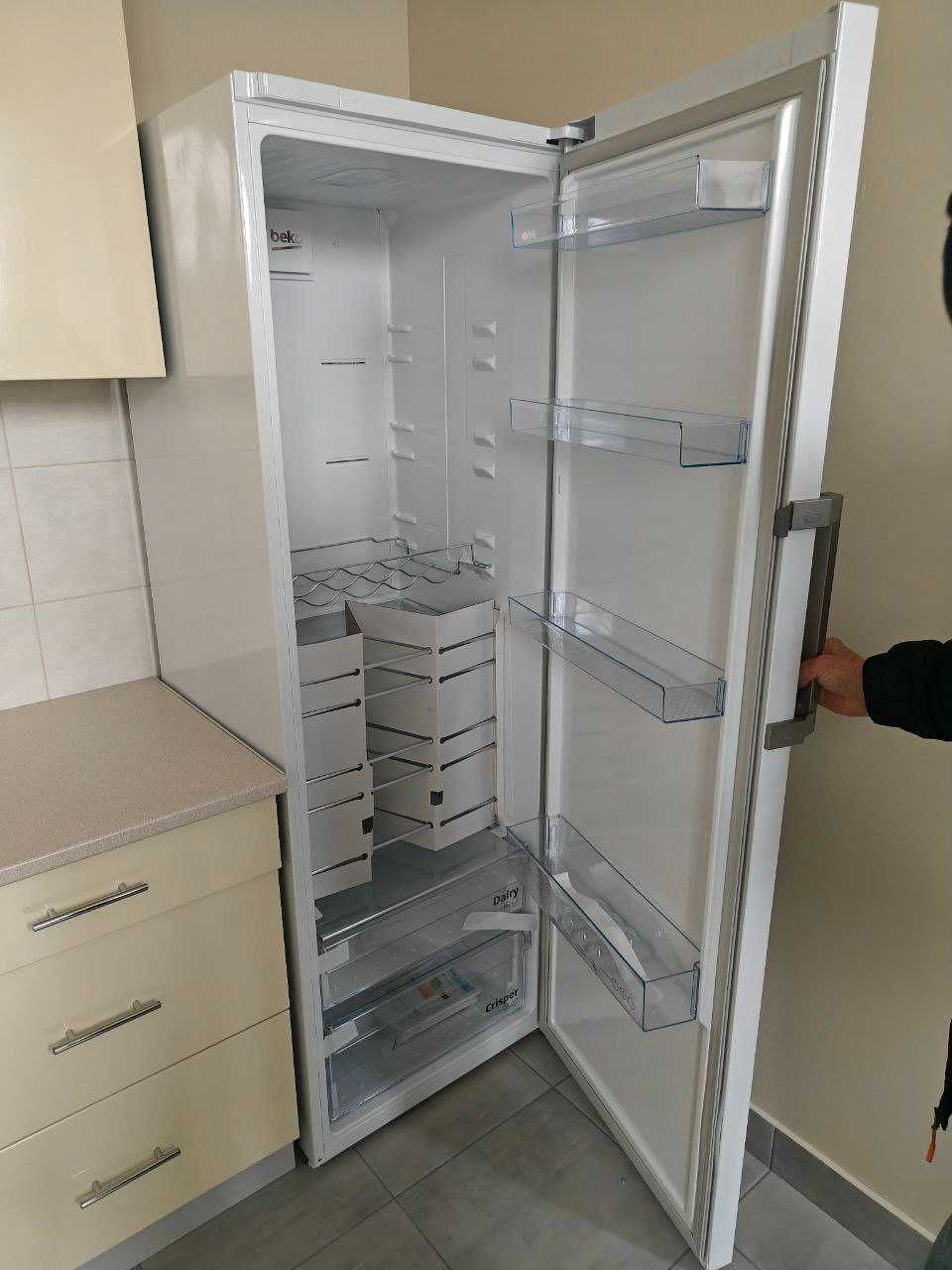 BEKO RSNE445E22: Холодильная камера/холодильник, 185x60см