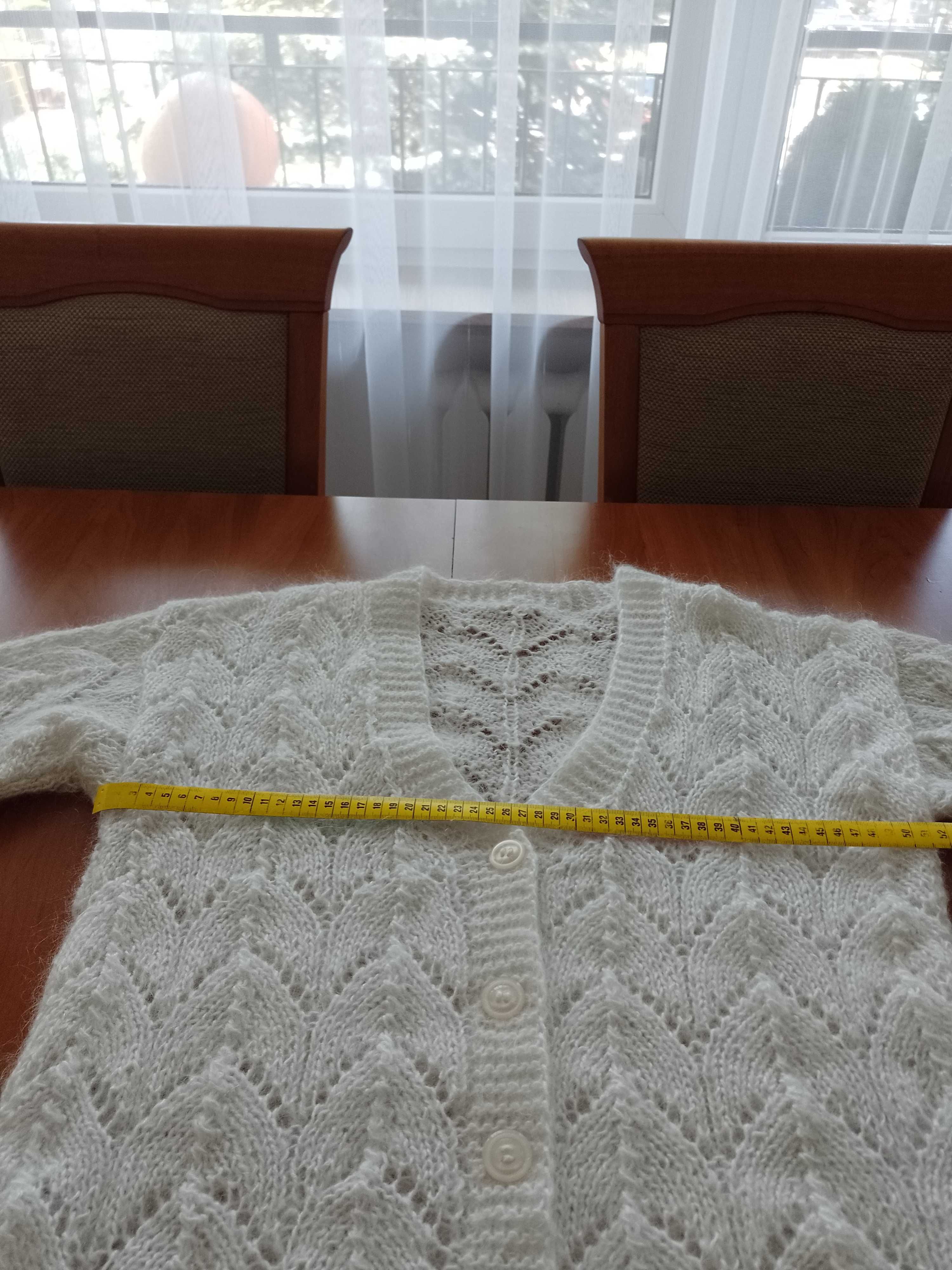 Damski sweter moherowy ręcznie dziany.