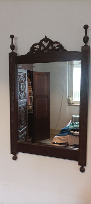 Espelho de madeira trabalhada antigo
