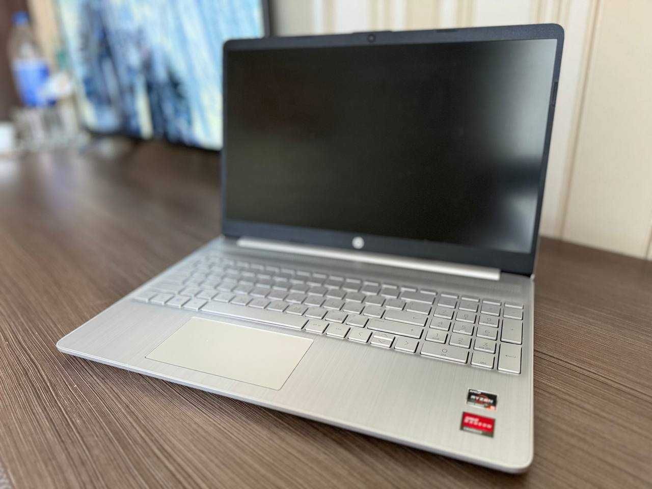 HP Laptop 15s-eq2xxx/ 15.6" FullHD/ Ryzen 5 5500U 6 ядра/ 8/256 GB