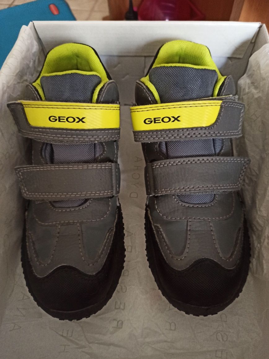 Geox botas criança usadas