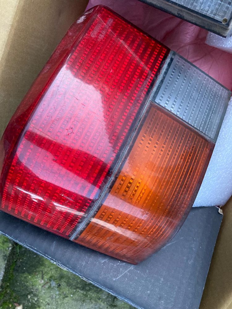 Luzes traseiras (Stops) VW Caravelle T4