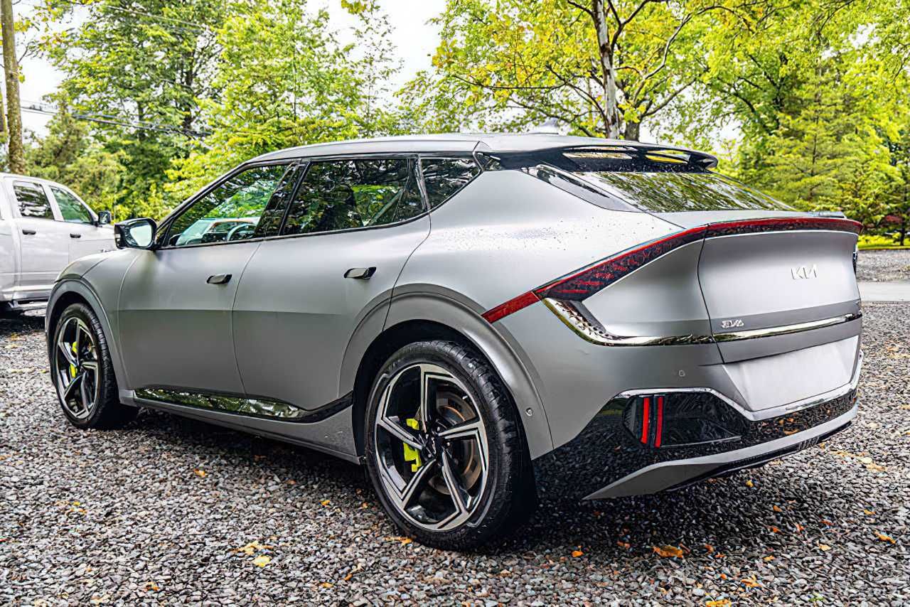 Kia EV6 GT   2024