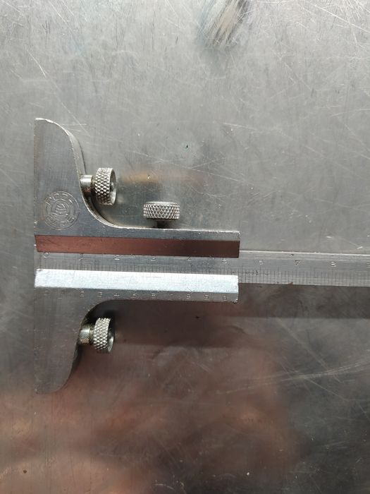 Paquímetro / Medidor de profundidade