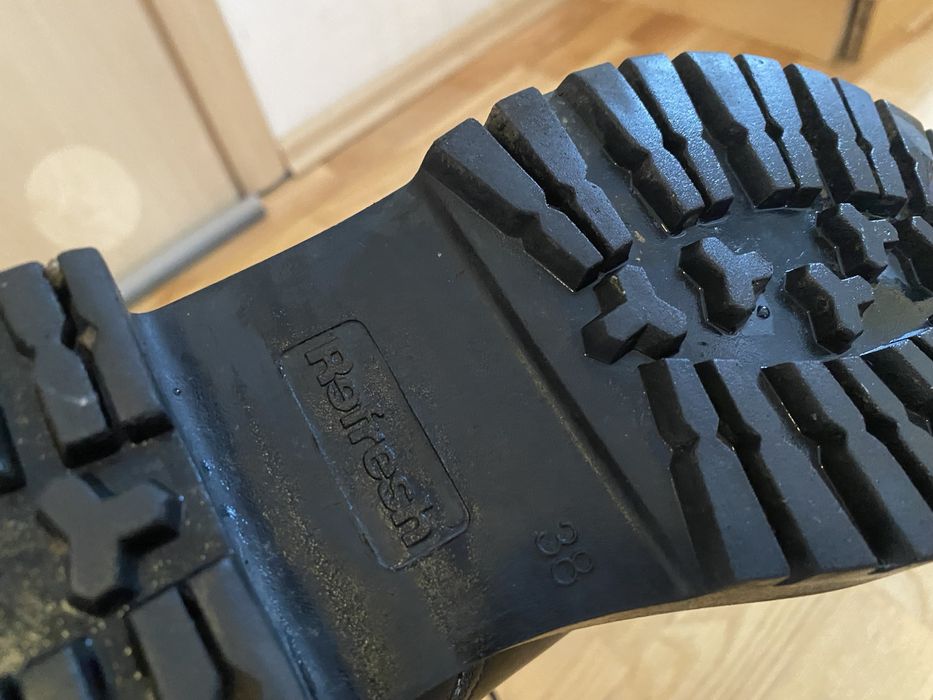 Buty sznurowane z zamkiem czarne rozm. 38 Refresh