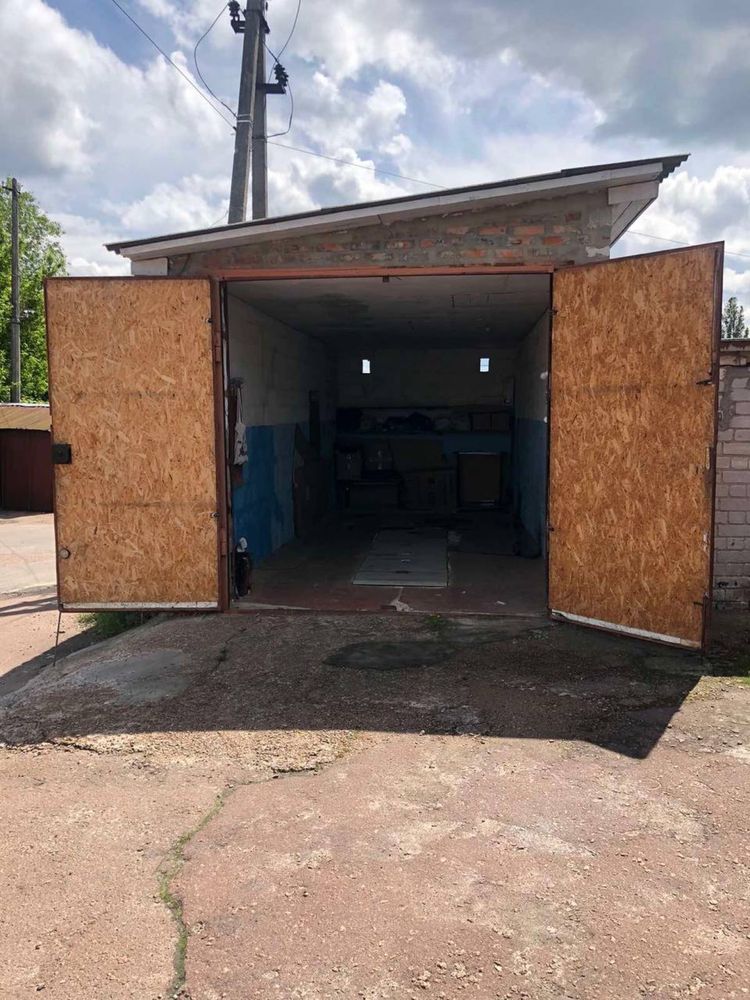 Великий гараж в АК 26 район ринку Нива