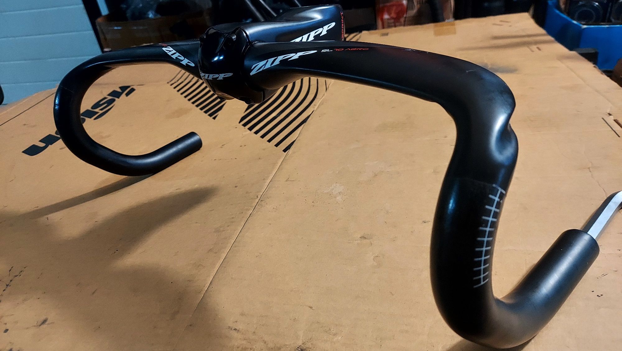 Guiador e avanço Zipp carbono
