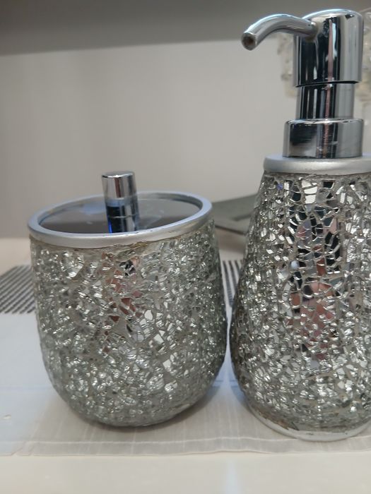 Sprzedam komplet lusterkowy glamur akcesoria łazienkowe