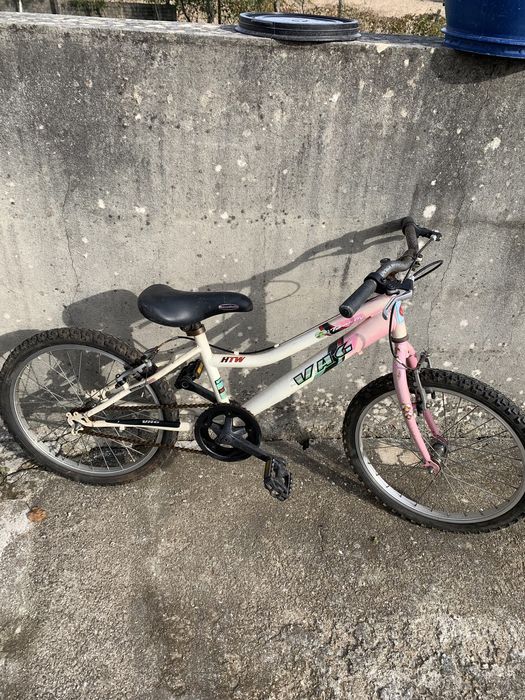 Bicicleta vinte usada de menlna