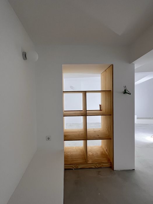 Espaço no centro de Algés - com pátio exterior
