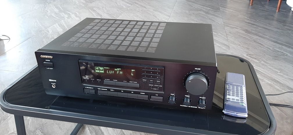 Ресивер Onkyo TX 8211