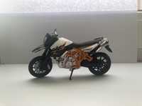 Дитяча іграшка bburago мотоцикл