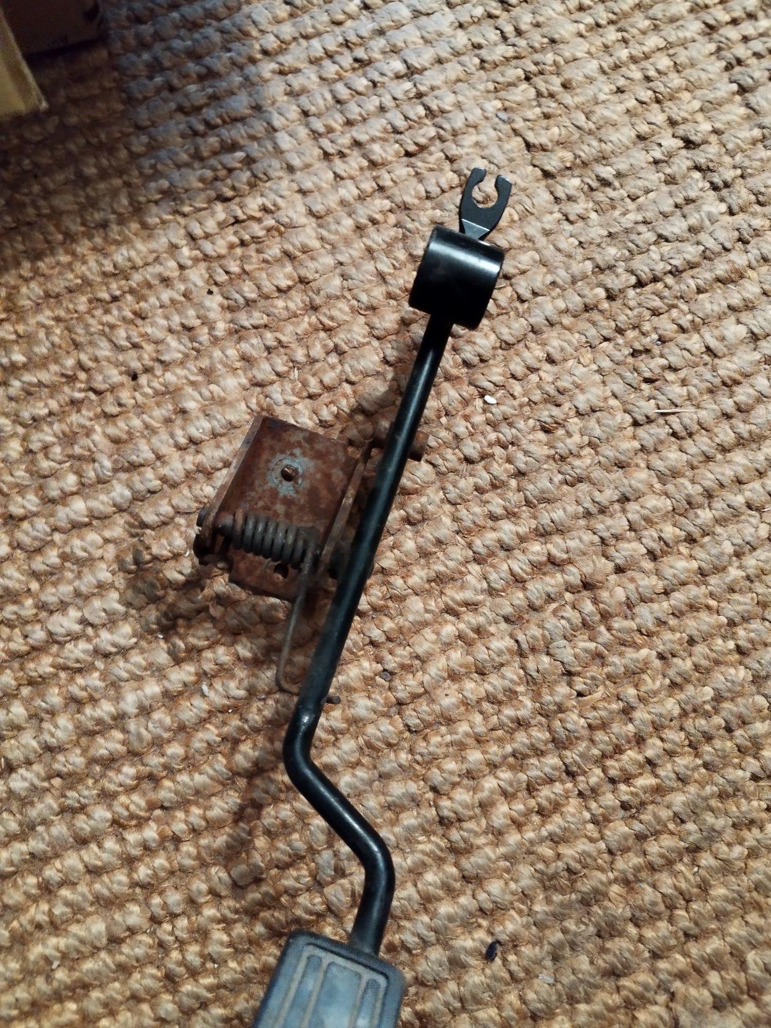 Pedal acelerador Nissan Terrano 2 Ford Maverick
