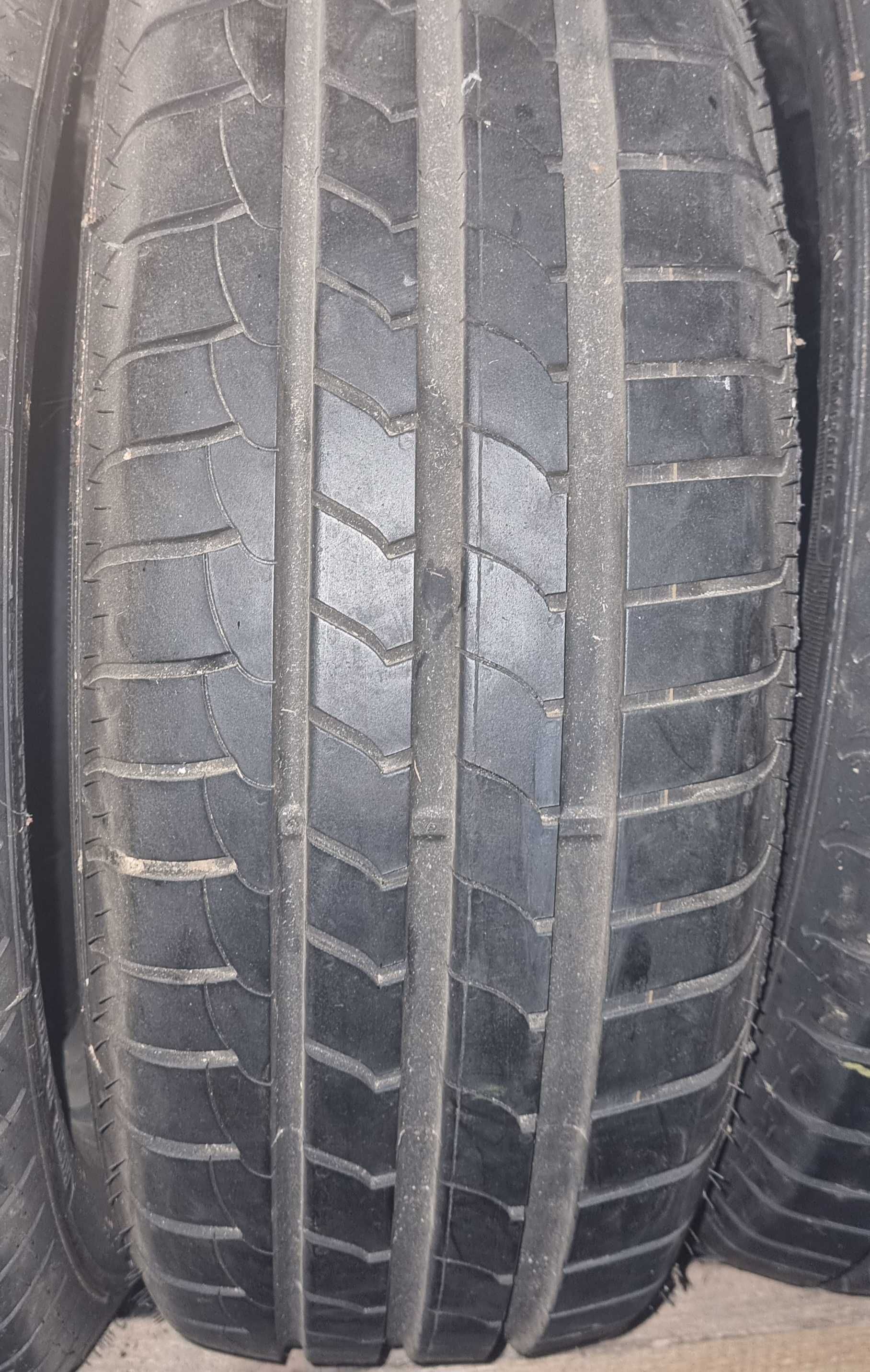 195/6R16 Goodyear Efficient  Grip Lato