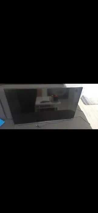 televizor JVC SMART TV okolo 30 cali