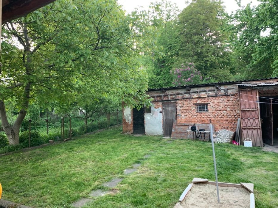 Будинок з приватизованою земельною ділянкою. Центр міста