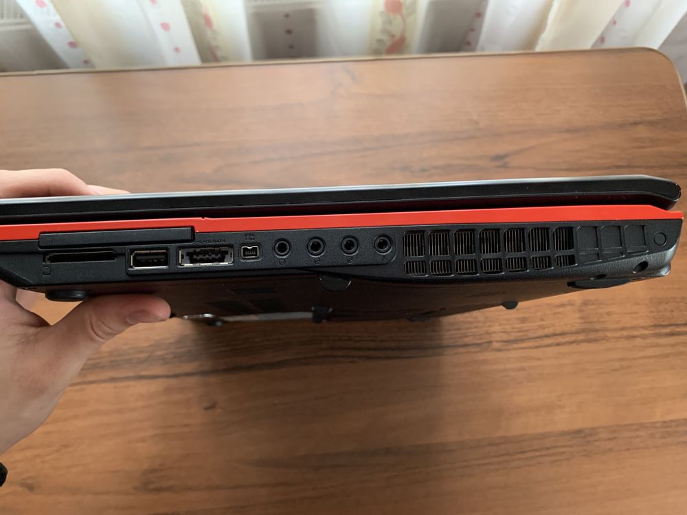 Ігровий ноутбук MSI GX740 i7 8Gb