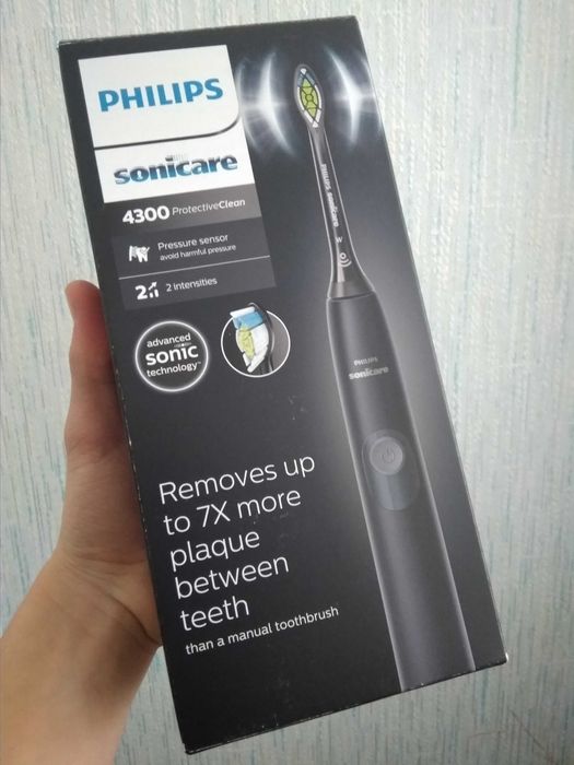 Електронна щітка Philips Sonicare 4300, з рідною коробкою, документами