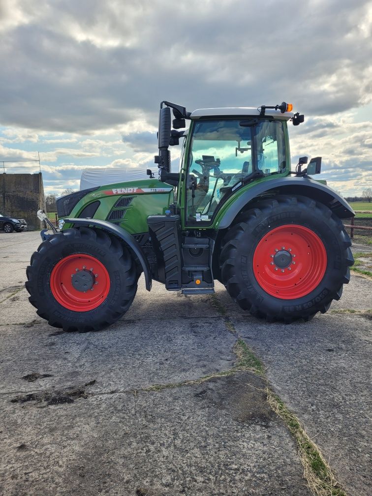 Fendt 718 Vario Gen6. Profi Plus
