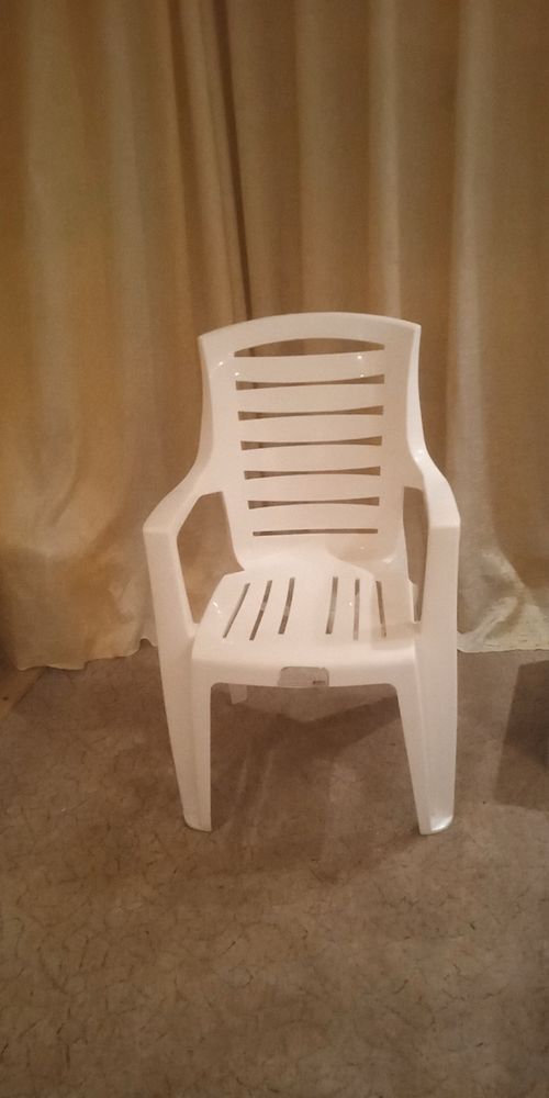Кресло пластиковое усиленное 4 штуки