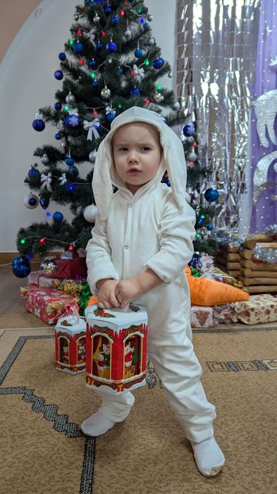 Продам костюм зайчика на два рочки