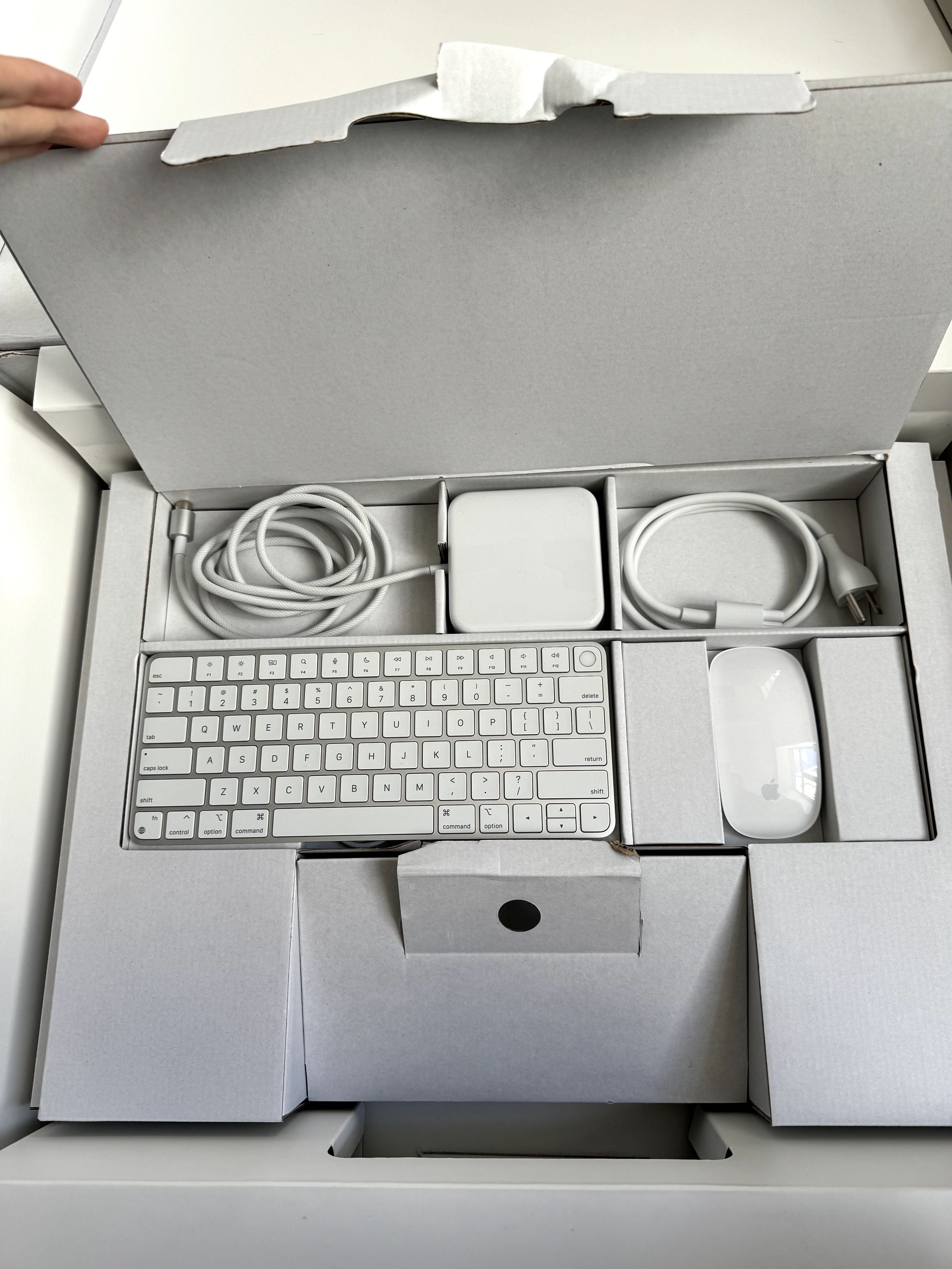 Моноблок Apple iMac 24 M1 Silver 2021 (MGPC3) 8/256
