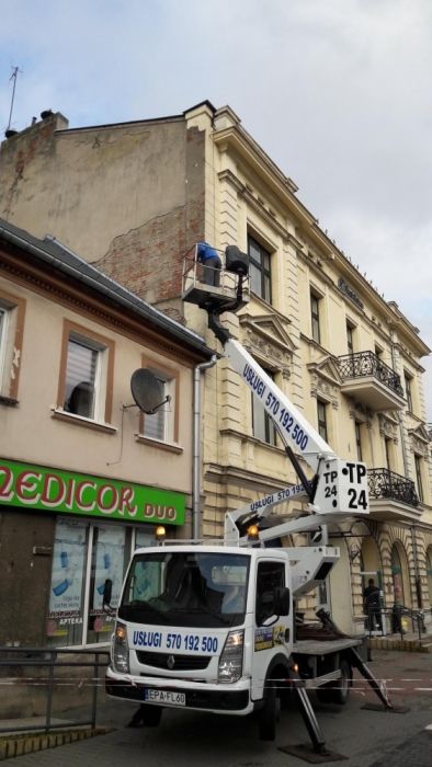 usługi podnośnikiem zwyżka podnośnik koszowy wynajem