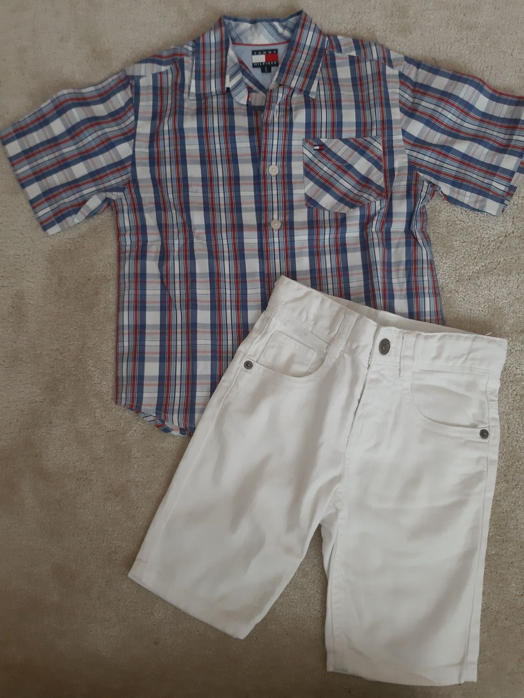 Calções, pólos, t-shirts LANIDOR, Tommy, BENETTON, GANT 4/5 anos